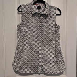 Talbot's Women's sleeveless Black and White top size 16